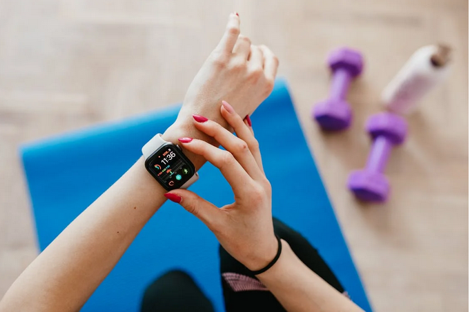 How Wearable Tech Is Redefining Personal Fitness and Healthcare Experiences